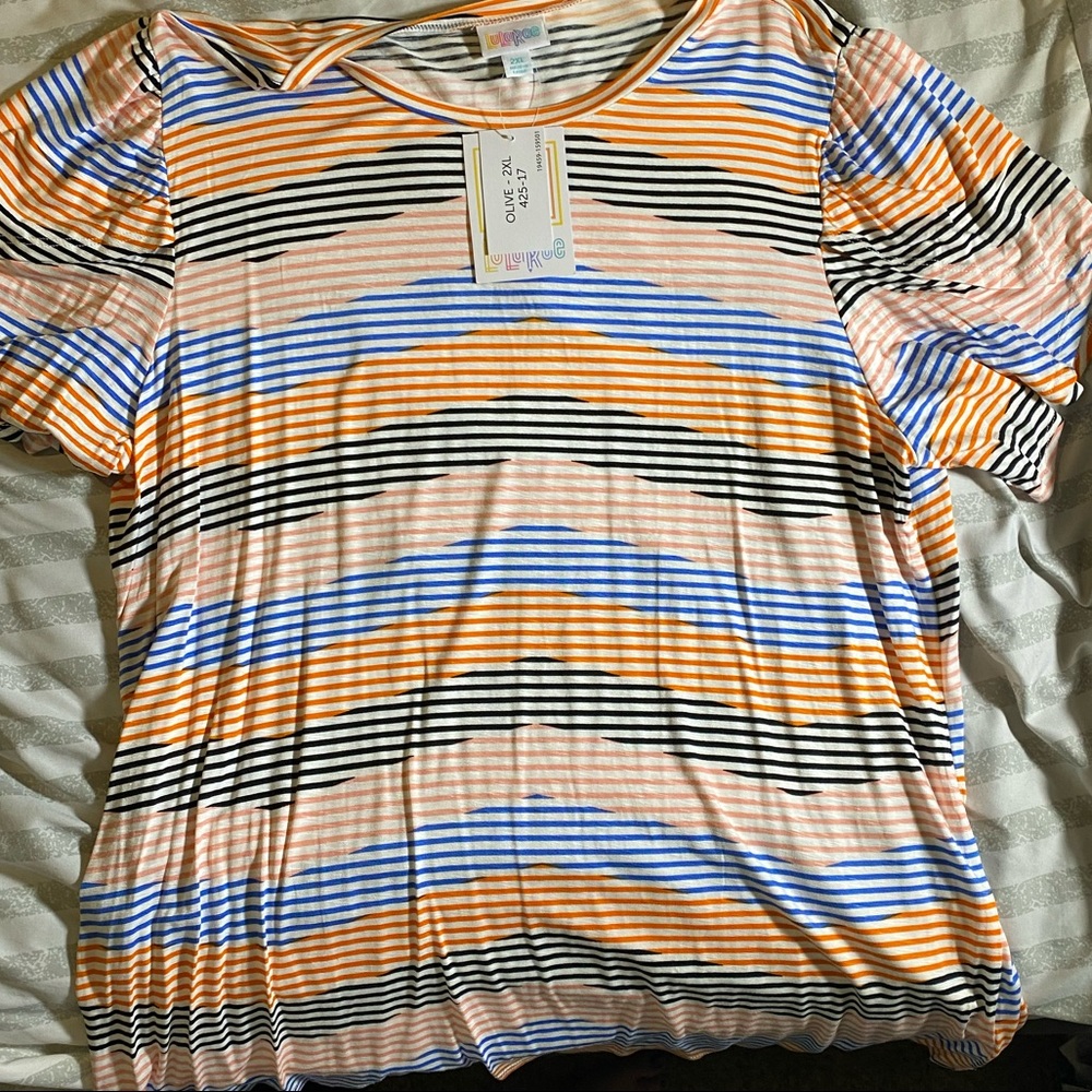 LulaRoe olive tulip sleeve t